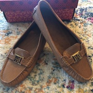 Size 11 cognac Tory Burch driving shoes.